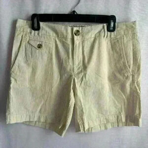 Banana Republic NWT, women’s size 8 shorts.  Cream striped pattern. 100% cotton
